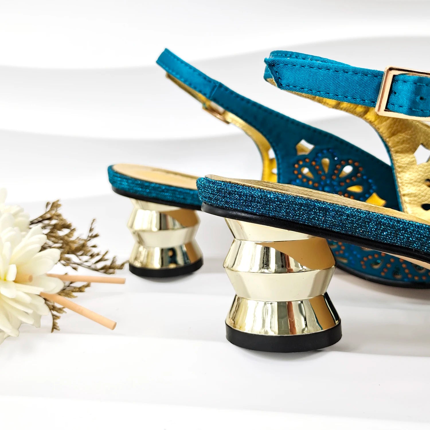 Newest Design Metal and Rhinestone Design Style Party Wedding Peep Toe High Heel Lady Shoes and Bag Set in Teal Blue Color
